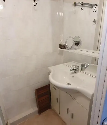 Apartment La *